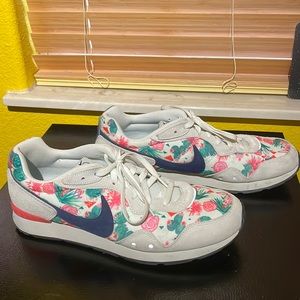 Nike Venture Runner N7’s Floral